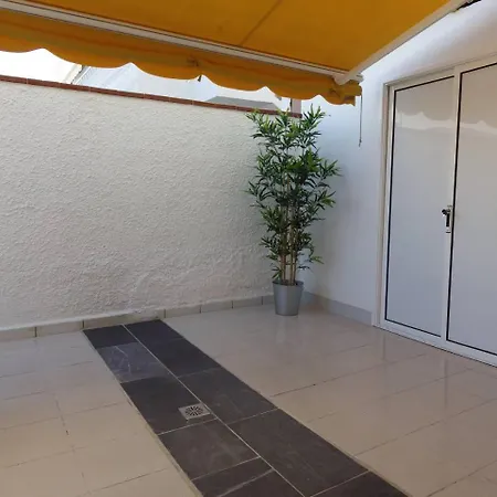 Luxury With Great Sea Views *