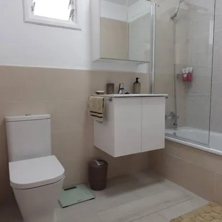 Luxury With Great Sea Views *